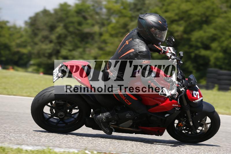 /Archiv-2024/29 12.06.2024 MOTO.CH Track Day ADR/Gruppe blau/36